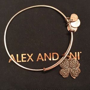 ✨ Alex and Ani ✨ Four Leaf Clover 2017 ✨